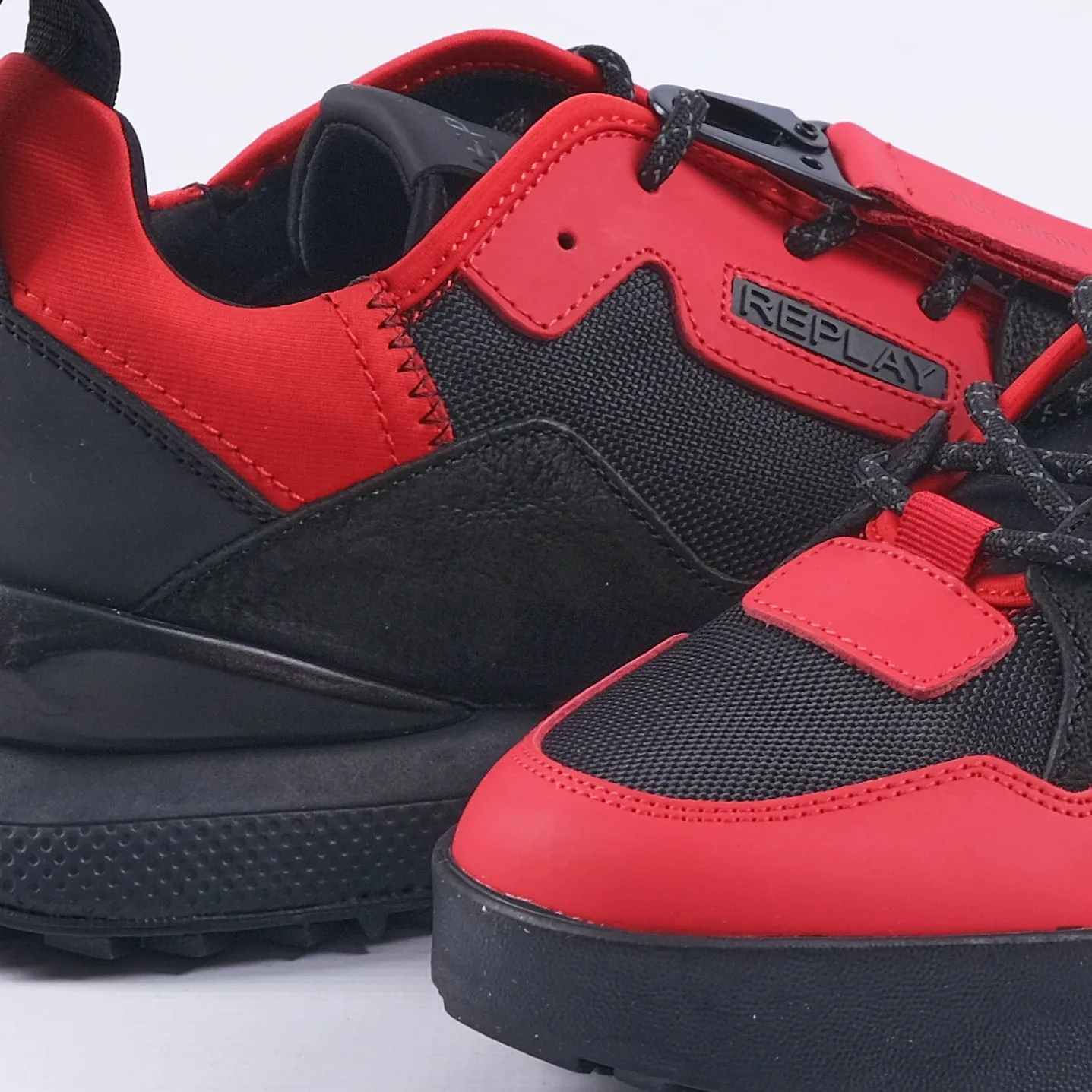 Field 2.0 Sport Sneakers (Red/Black)